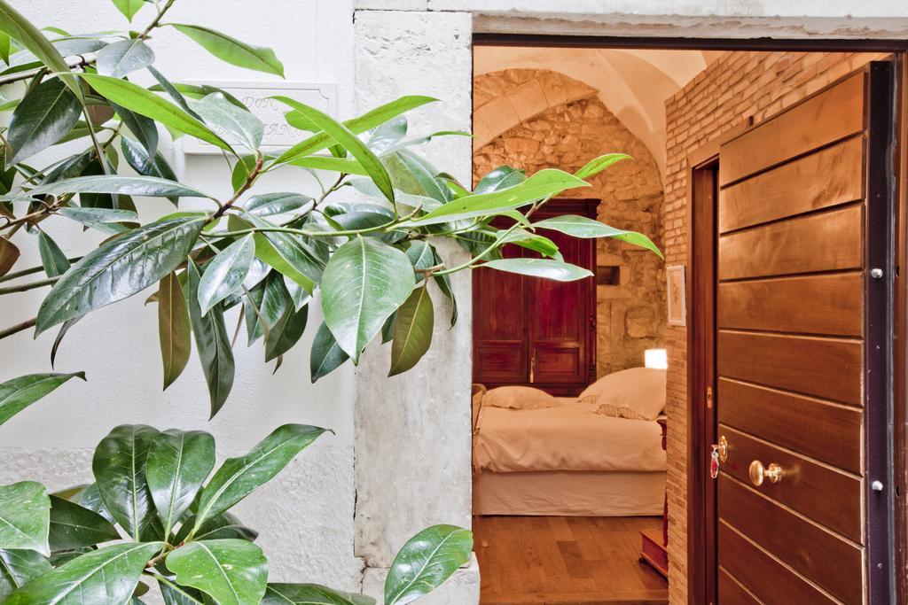B&B Il Marchese Del Grillo Sulmona Szoba fotó