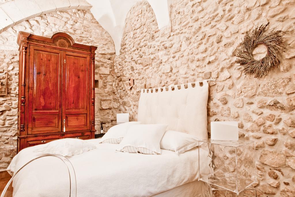 B&B Il Marchese Del Grillo Sulmona Szoba fotó