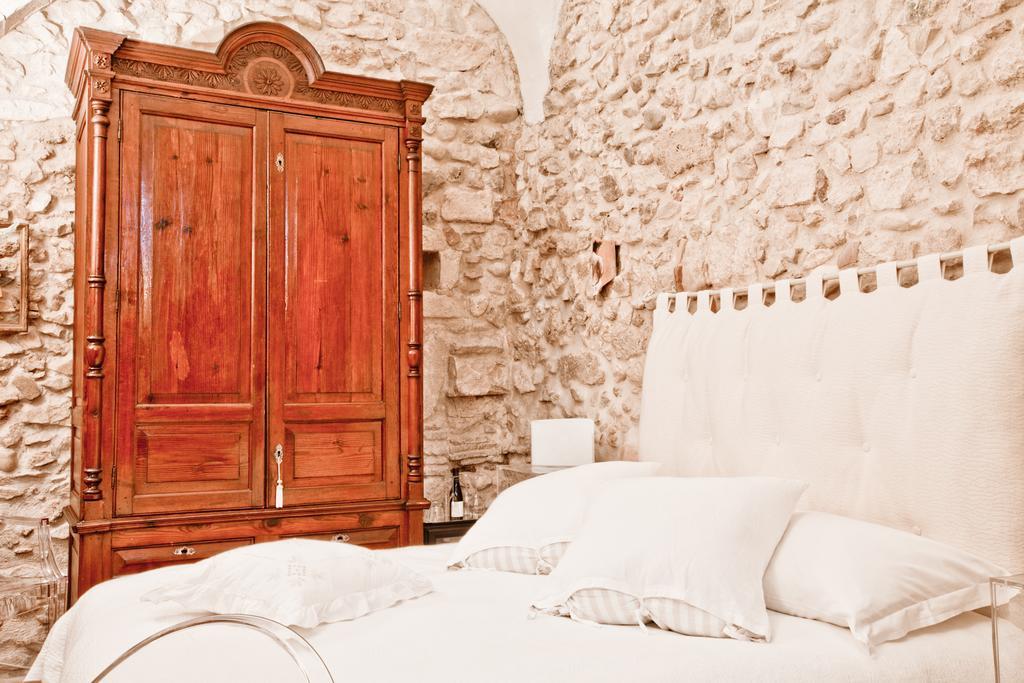 B&B Il Marchese Del Grillo Sulmona Szoba fotó
