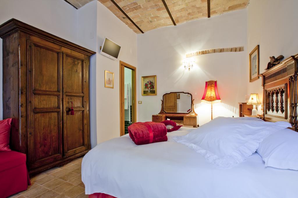 B&B Il Marchese Del Grillo Sulmona Szoba fotó