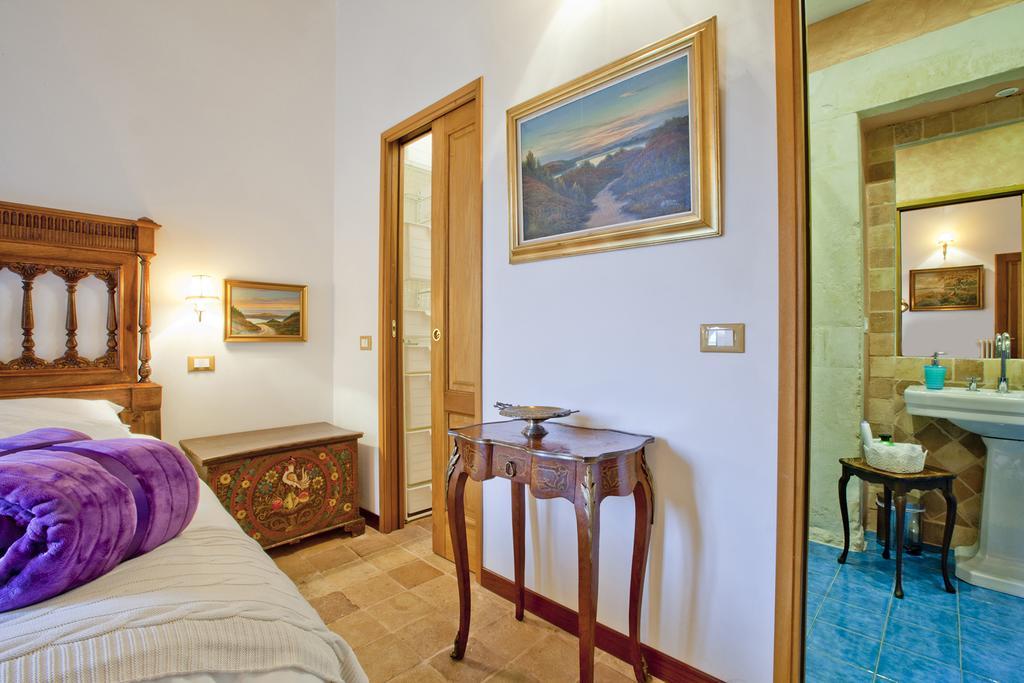 B&B Il Marchese Del Grillo Sulmona Szoba fotó